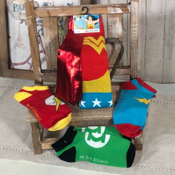 Set of 4 Superhero Socks - NEW! - Picture 1 of 7